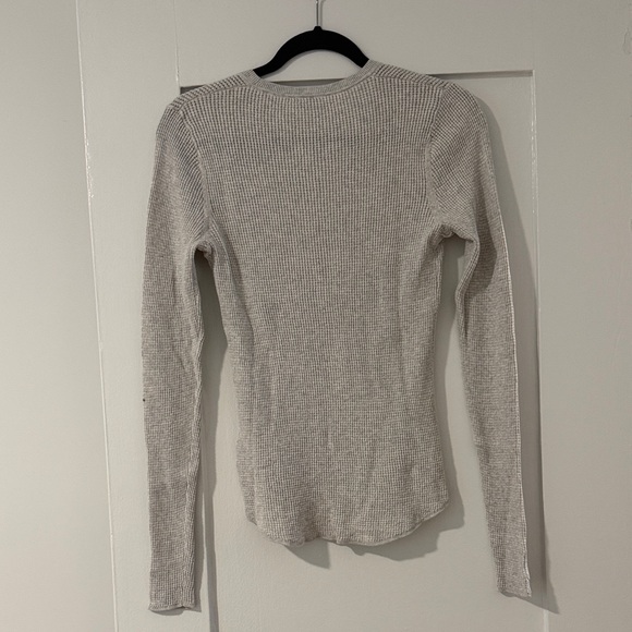 Margaret O'Leary Shirttail Waffle Vneck - Picture 6 of 7